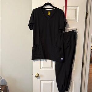 Wonder Wink Scrub Set